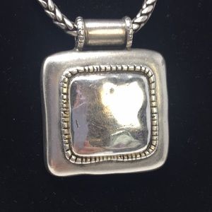 Chico’s necklace serpentine chain w/pendant